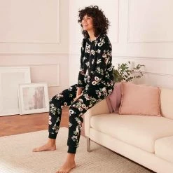 Avon Cosmetics Pyjamas & Loungewear Floral Lounge Set