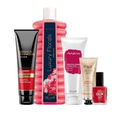 Avon Cosmetics Love To Pamper Set