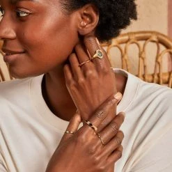 Avon Cosmetics Gifts Isabella Ring Set