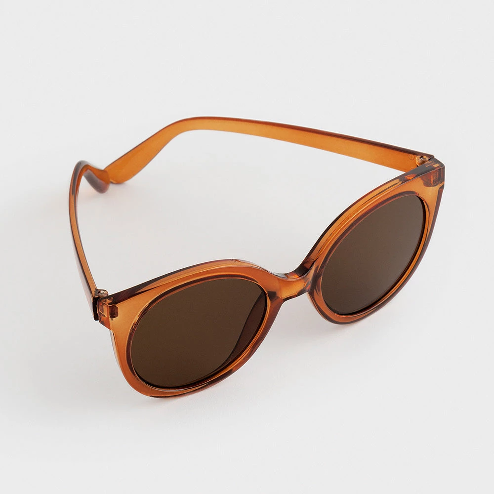 Avon Cosmetics Brown Holiday Sunglasses 1 Avon Cosmetics Brown Holiday Sunglasses