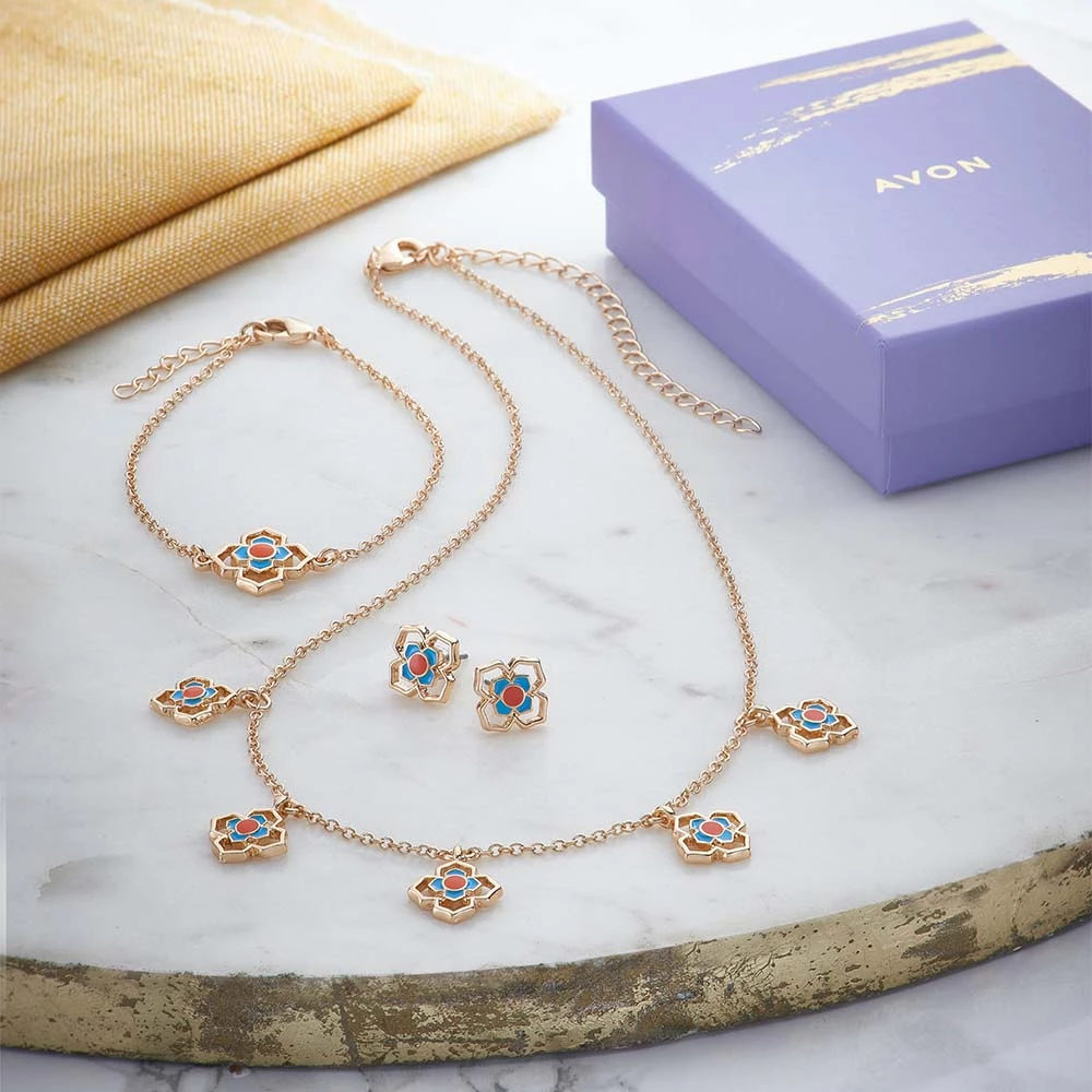 Avon Cosmetics Carmella Gift Set 2 Avon Cosmetics Carmella Gift Set